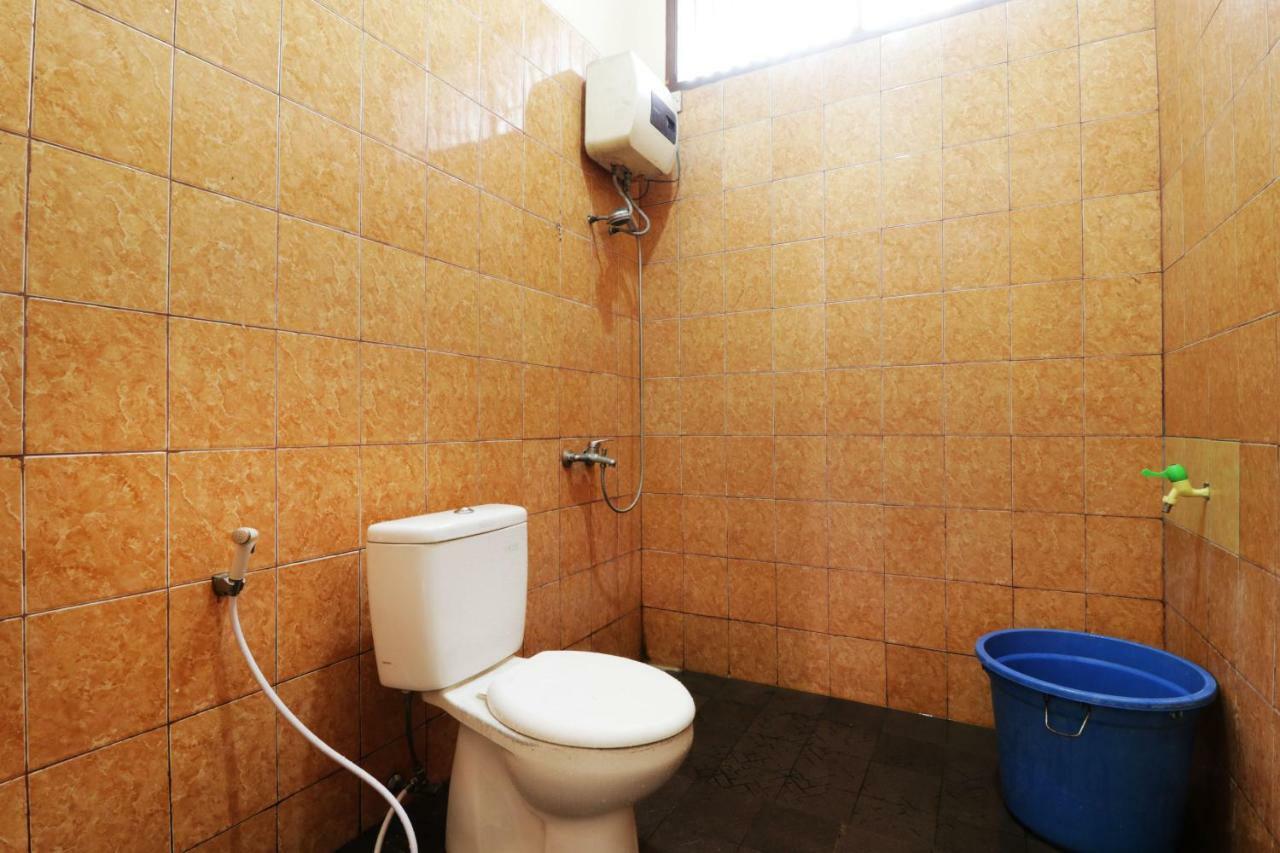 Backpack Syariah Cempaka Putih Barat Hostel Джакарта Екстериор снимка