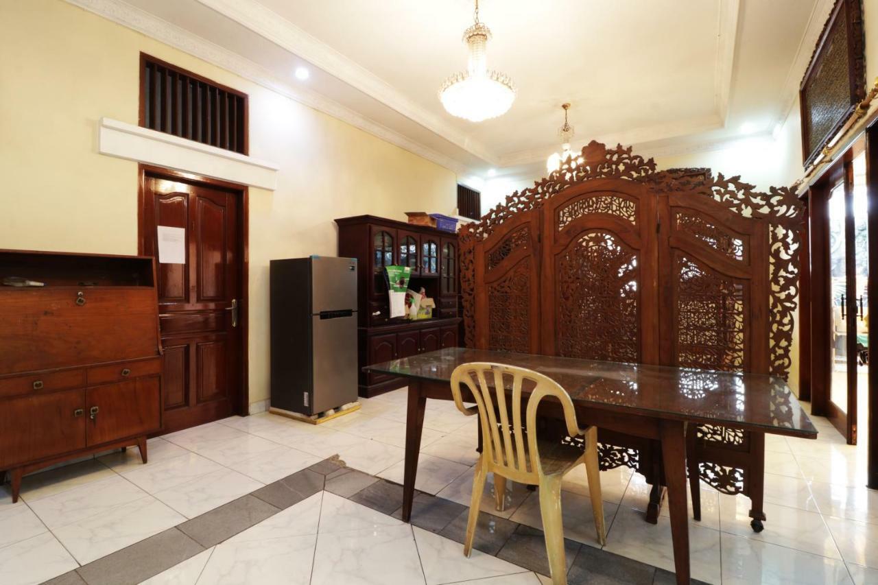 Backpack Syariah Cempaka Putih Barat Hostel Джакарта Екстериор снимка