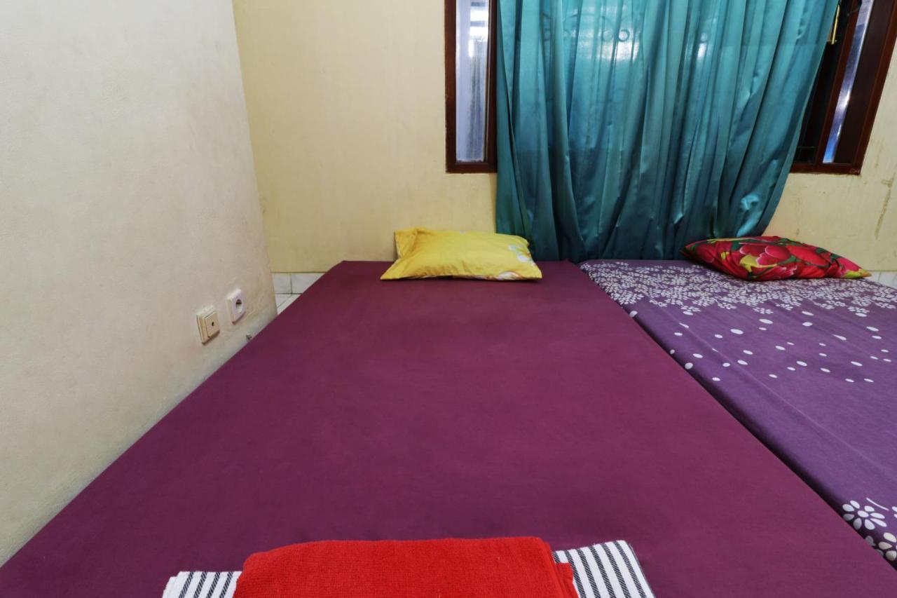 Backpack Syariah Cempaka Putih Barat Hostel Джакарта Екстериор снимка