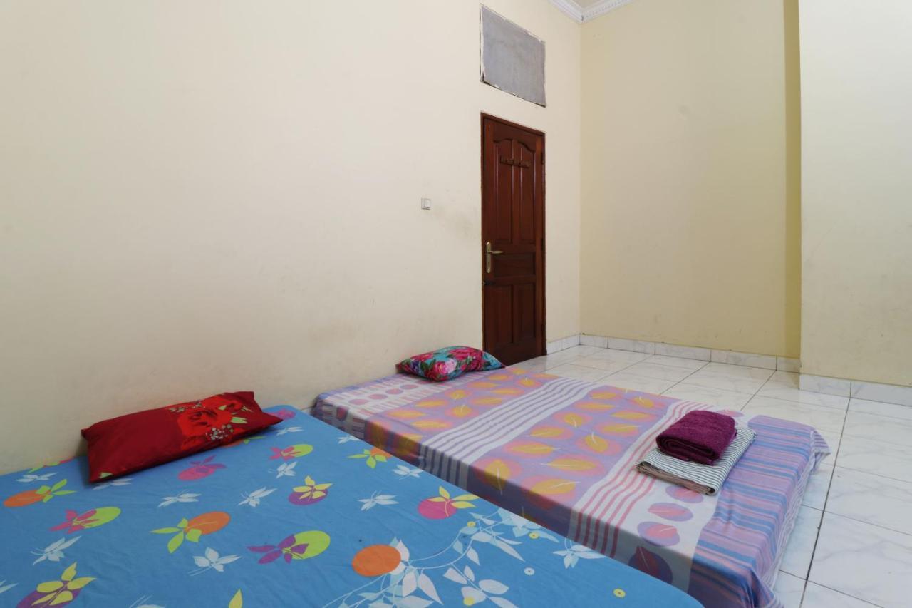 Backpack Syariah Cempaka Putih Barat Hostel Джакарта Екстериор снимка